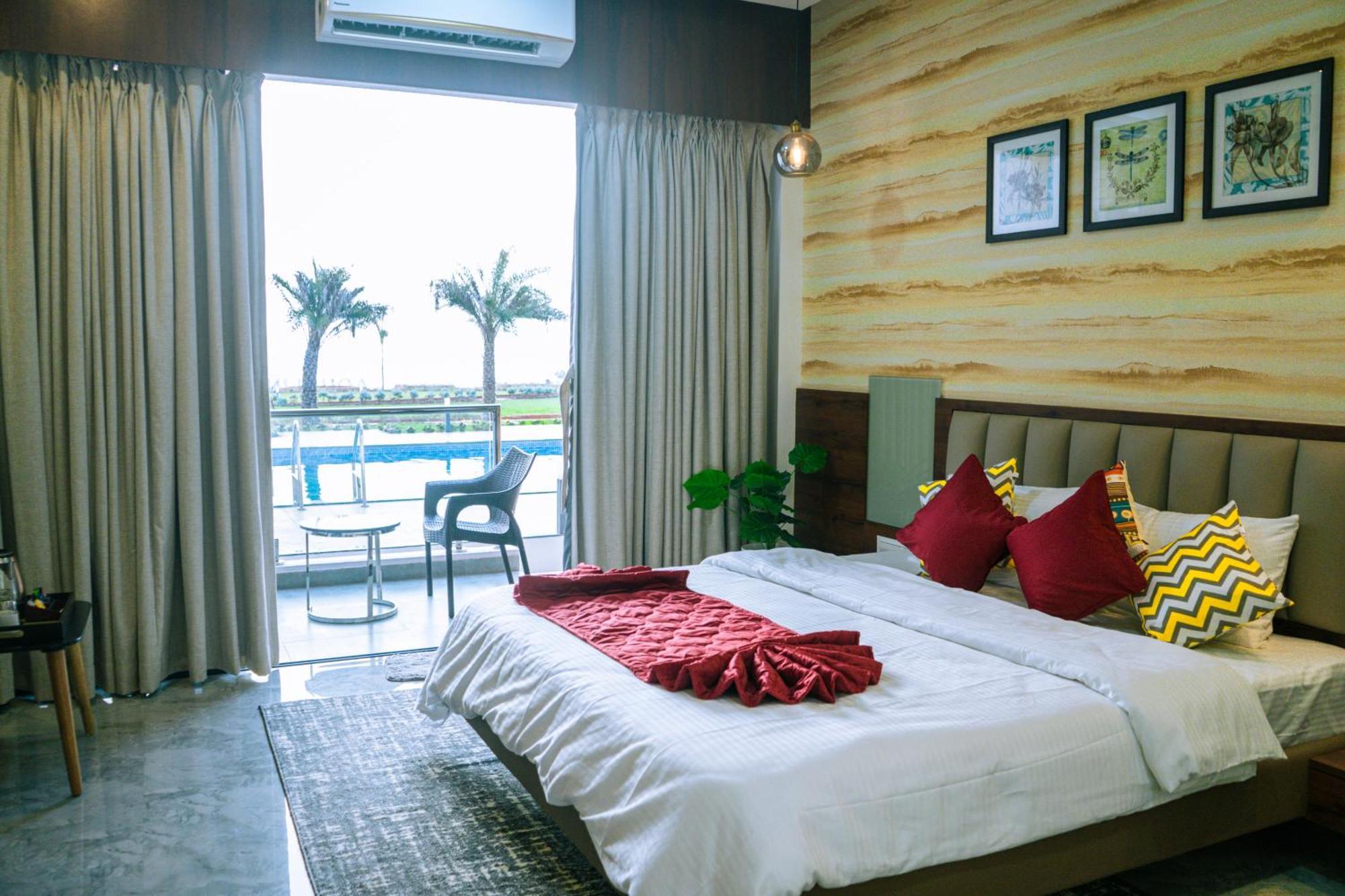 Aqualina Hotel Bhogwe Exterior photo