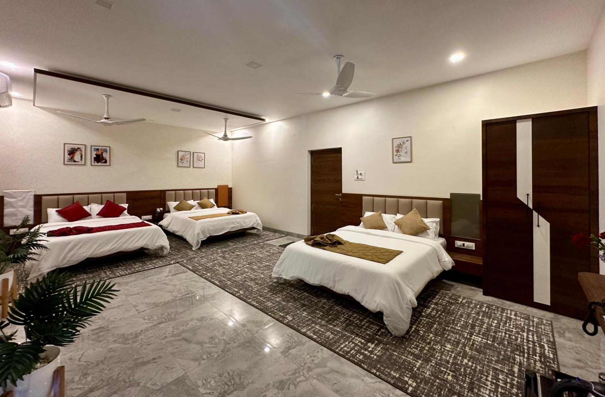 Aqualina Hotel Bhogwe Exterior photo