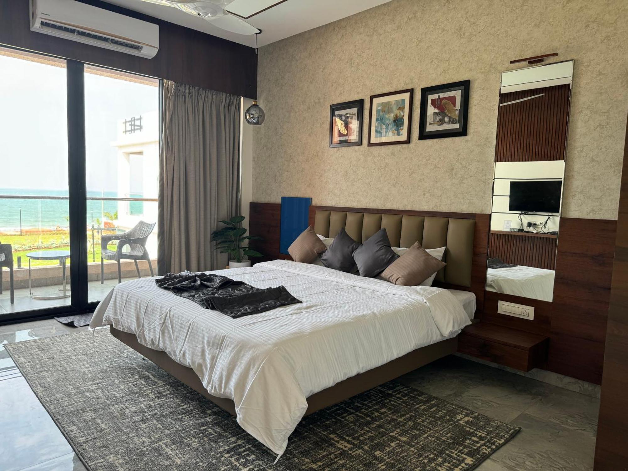 Aqualina Hotel Bhogwe Exterior photo