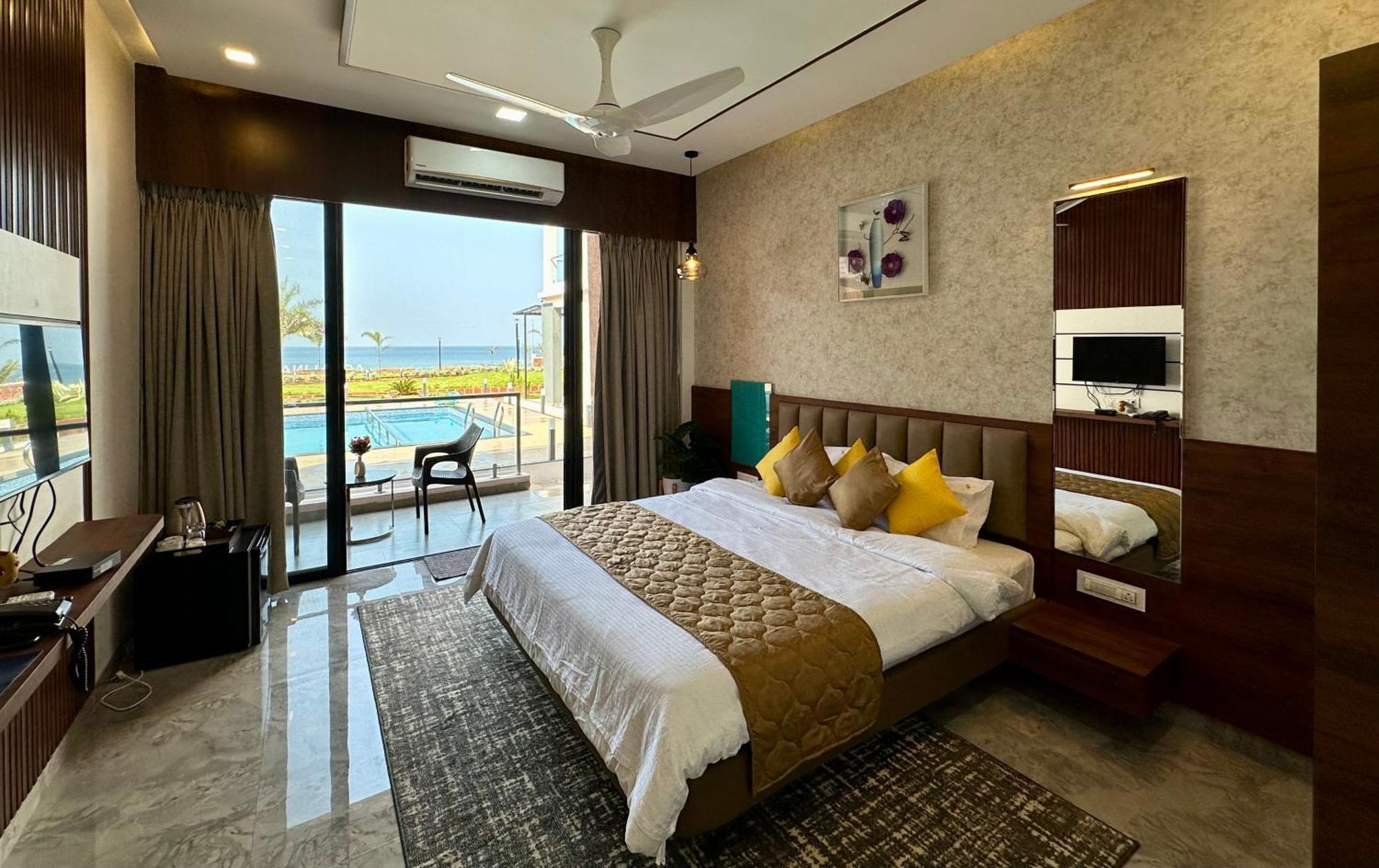 Aqualina Hotel Bhogwe Exterior photo