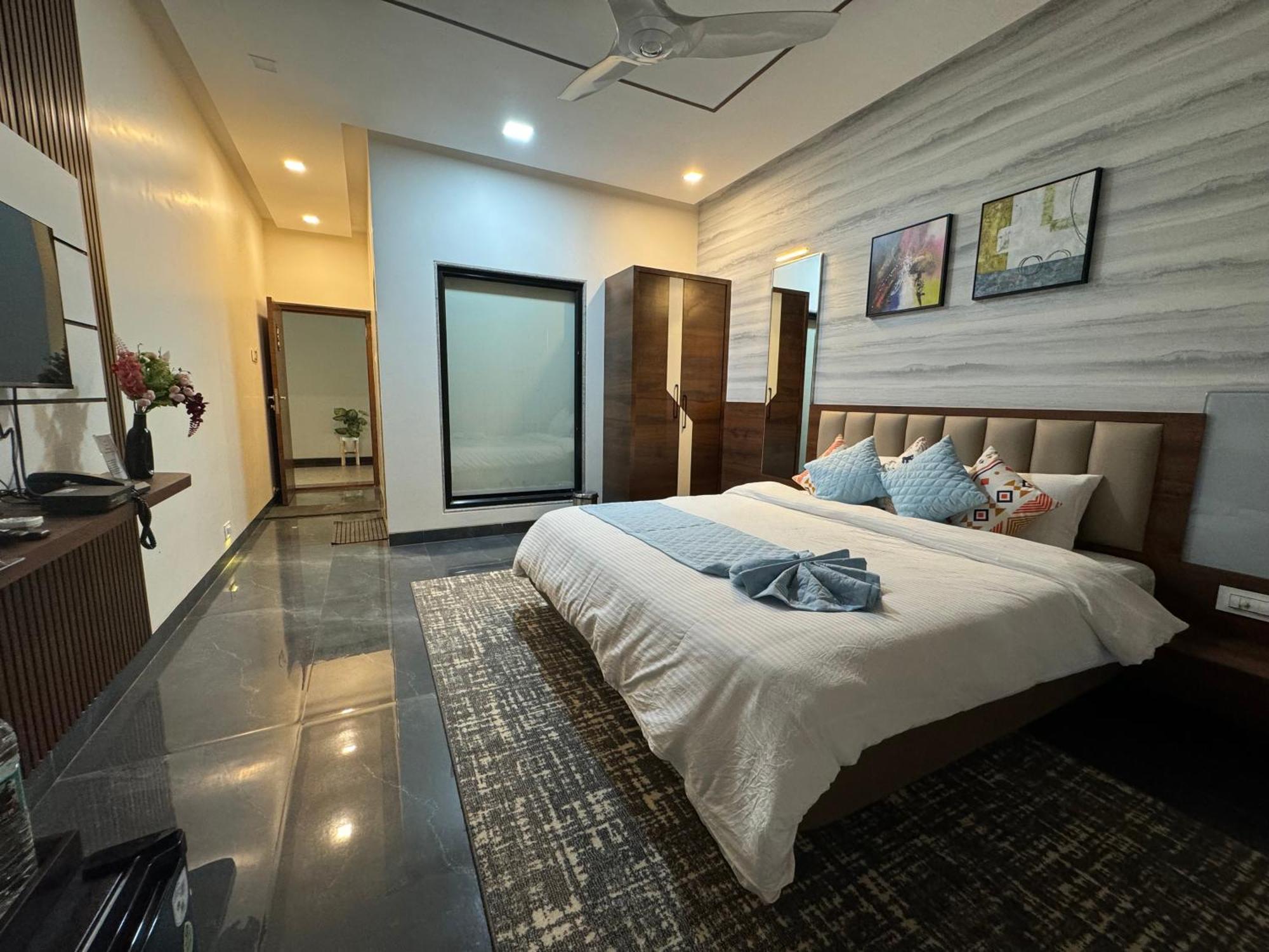 Aqualina Hotel Bhogwe Exterior photo
