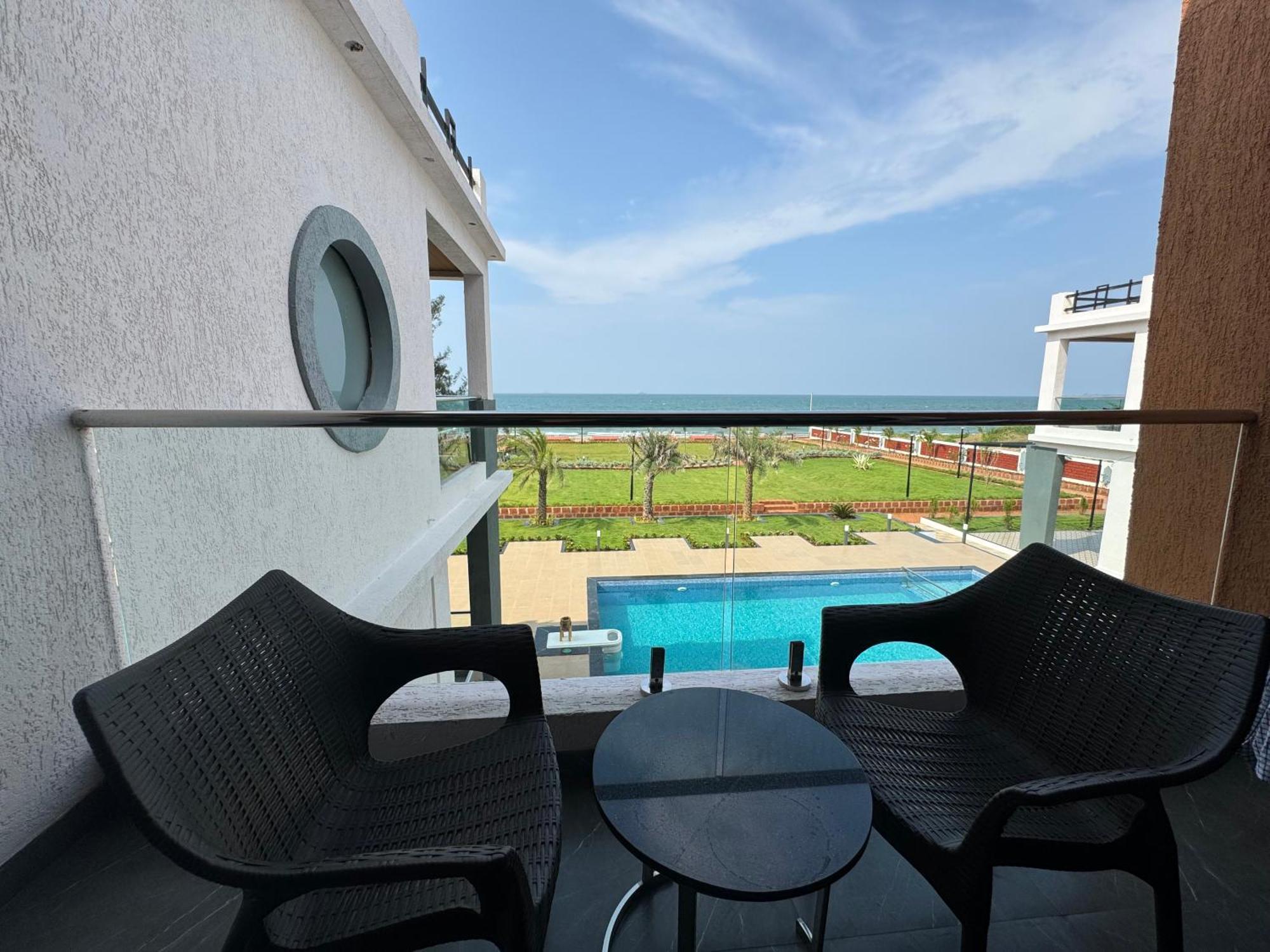 Aqualina Hotel Bhogwe Exterior photo