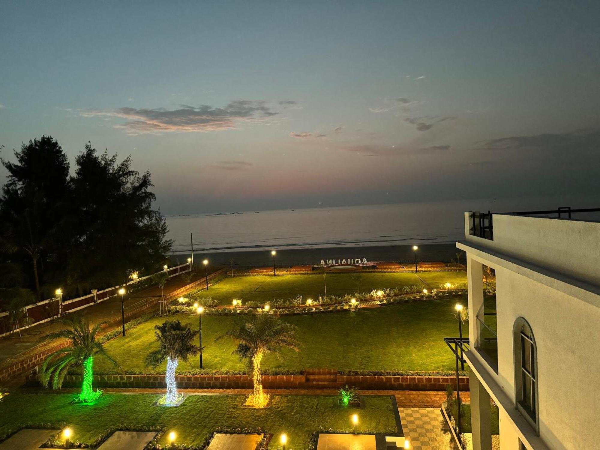 Aqualina Hotel Bhogwe Exterior photo
